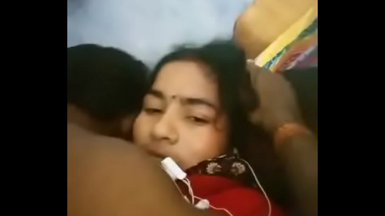 Saree wali desi village bhabhi aur lover ka chudai clip