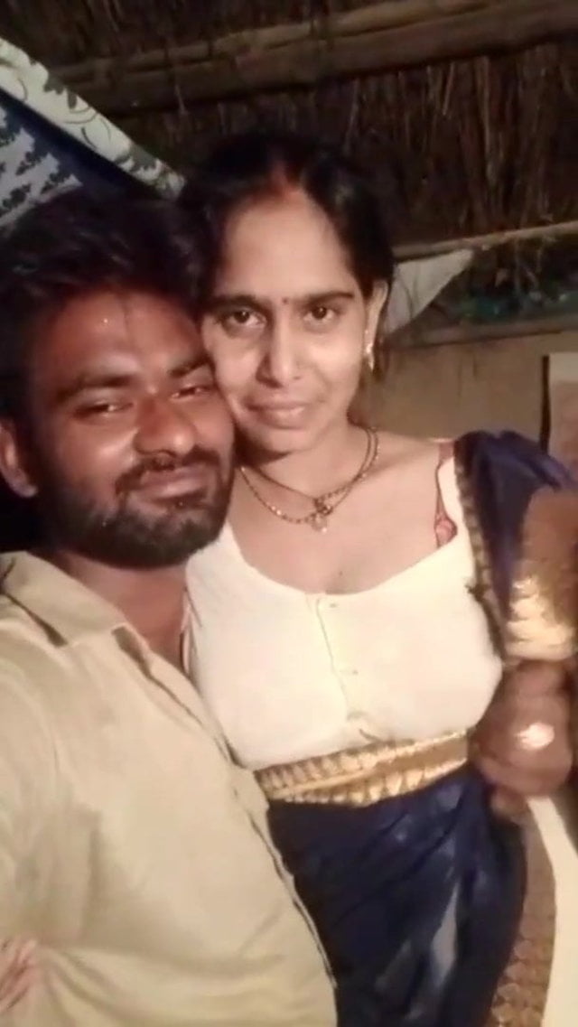 Jharkhand couple ka jhopde me romance aur chudai ka bf video