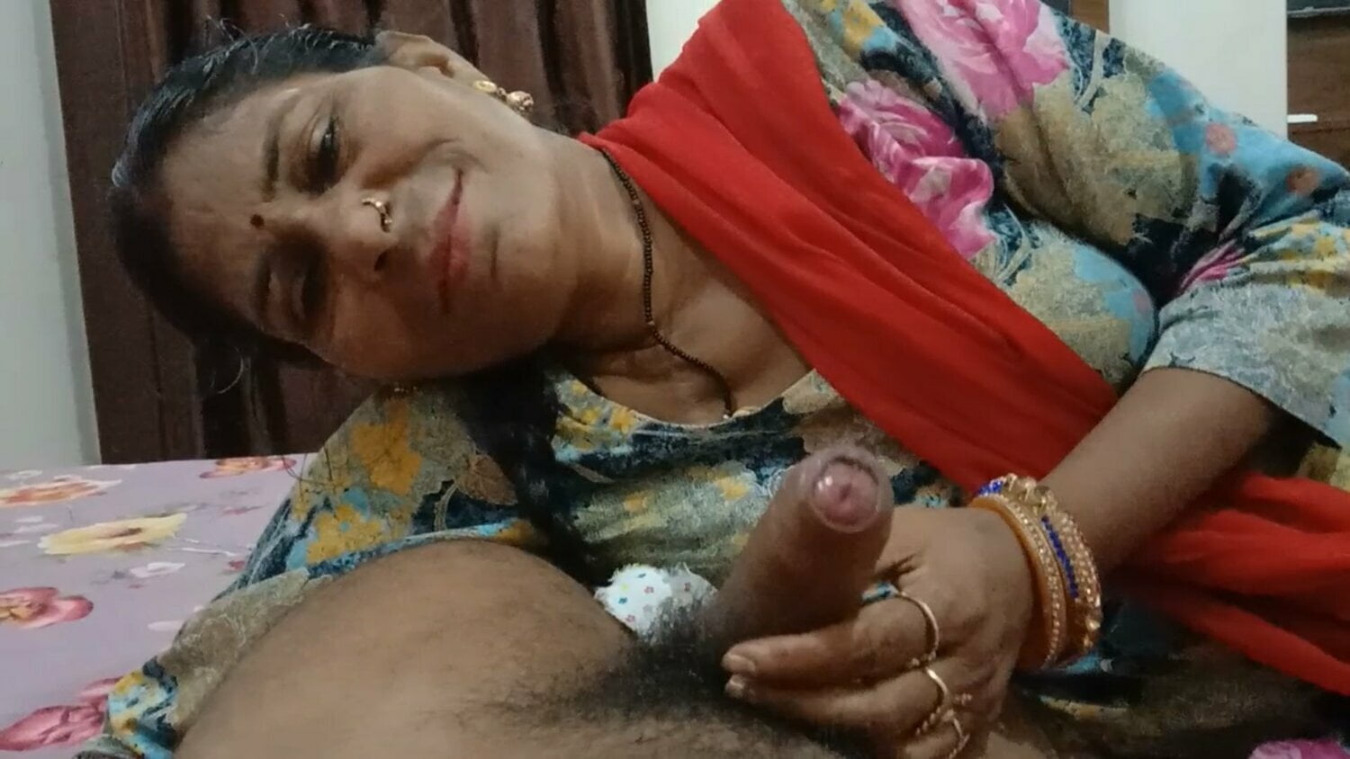 Haryana wali sexy aunty ka lund sucking video