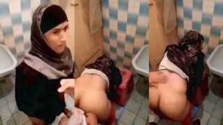 Pakistani bhabhi ki toilet me doggy style chudai ki video