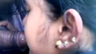 Muslim girl ka car me blowjob (Hindi video)