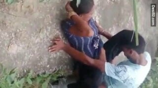 Desi randi outdoor chudai video