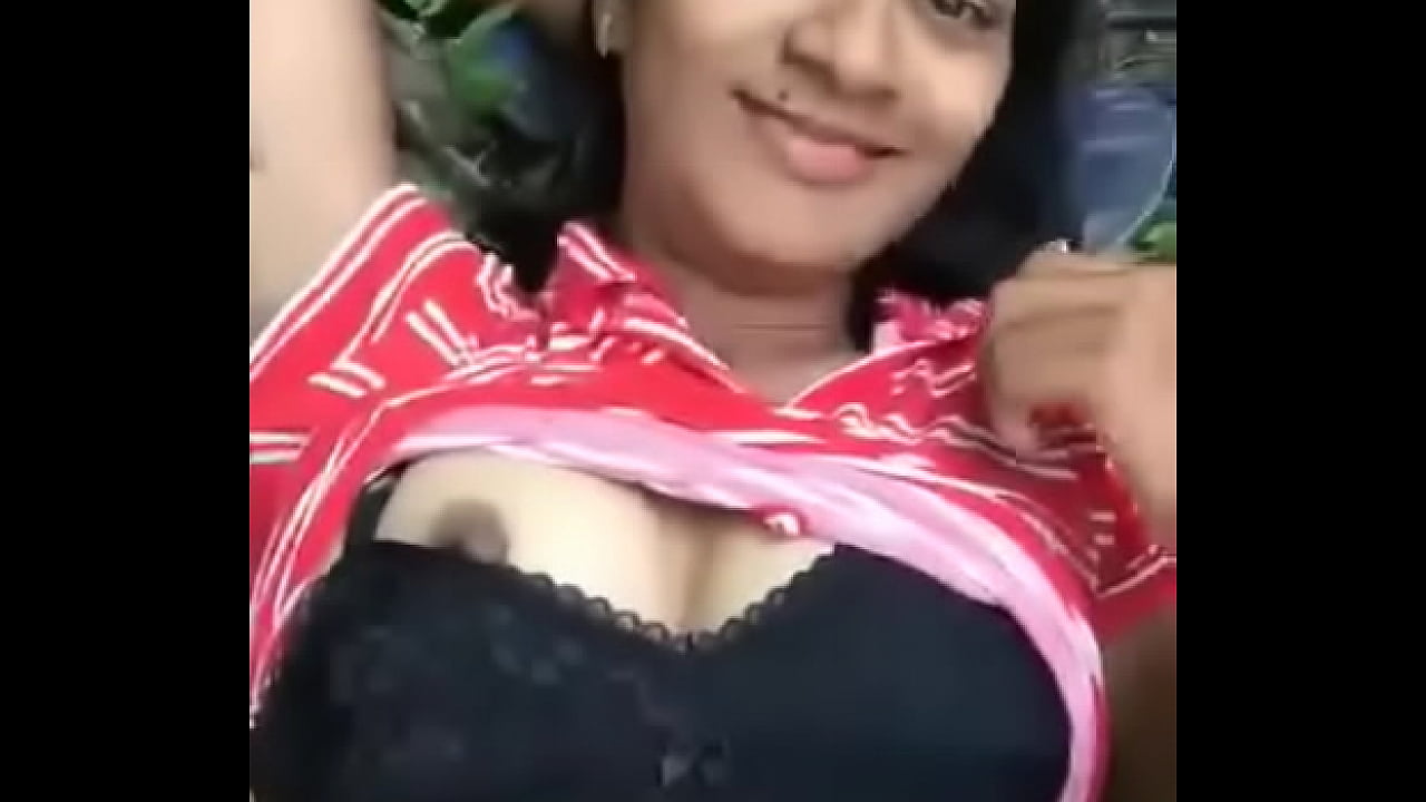 Kunwari ladki ne chudwaya jungle me colelague se - Video