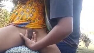 Bike par baith chut fingering karwai – desi mms sexy