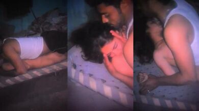 Gaon ki jawan ladki ki chudai kiya uske boyfriend nai apne dost k saamne