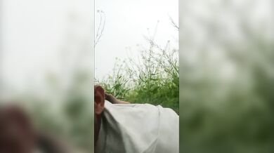 Village cheater bhabhi ki khet mai chudai with clear hindi audio