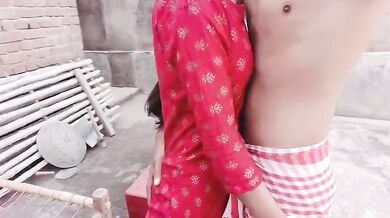 Khatiya mai letaake chodi gaanv ki ladki ki chikni gori chut