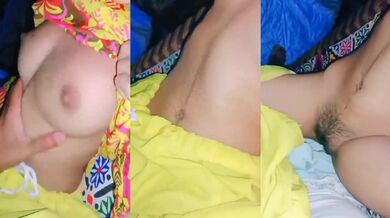 Ladki nai lund pakad ghusaai apni hairy pussy mai