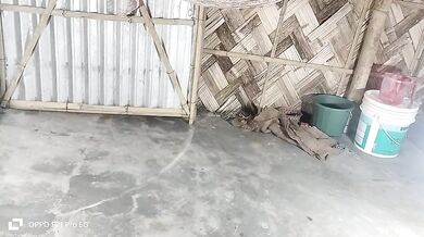 Gaanv ki moti gaand wali bhabhi chudi pura din pati ke sath