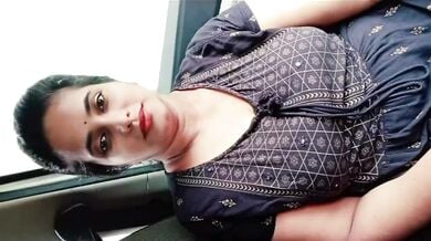 Car ke andar bf ka lund chus maal kha gayi car sex
