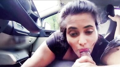Car ke andar bf ka lund chus maal kha gayi car sex