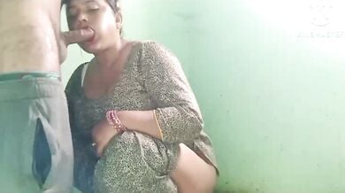 Badi gaand wali sautei maa ne chudwaya peshab kar ke