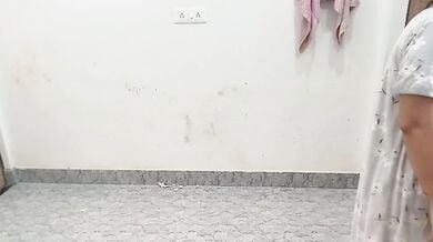 Indian bhabhi chudai karti hai pati ka lund chuske