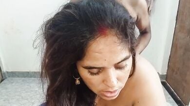 Indian bhabhi chudai karti hai pati ka lund chuske