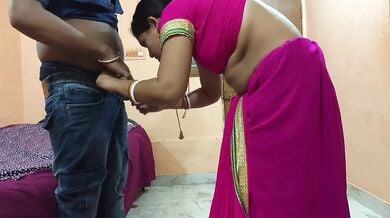 Gulabi saree pahni housewife chudi pati ke lund ko chuskar