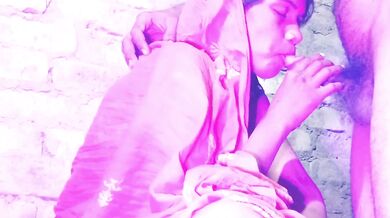 Village bhabhi raatme light jala apne lover ke lund ko chus chudi