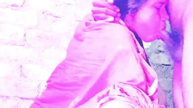 Village bhabhi raatme light jala apne lover ke lund ko chus chudi