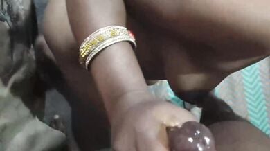 Village bhabhi nai diya blowjob or muh pe liya lund ka maal