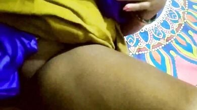 Tamil bhabhi ki homemade chudai video lover ke sath