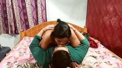 Saree pahni hot bhabhi ki creampie chut ko choda