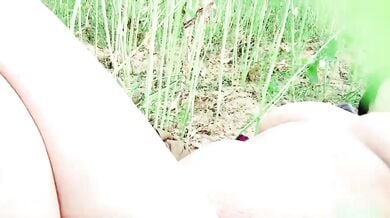 Village wali hot bhabhi chudi sarso ke kheto mai