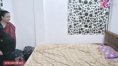 Naukar ko seduce kar chudi kaamuk aunty