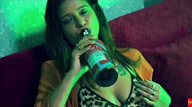 Horny ladki nai boyfriend ko seduce kar chusa uska lund