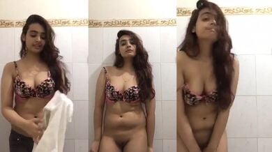 Sundar ladki nai nagi hoke chut mai ungli kiya