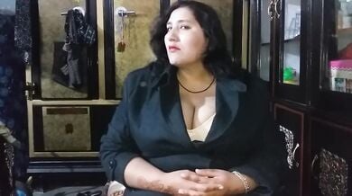 Pathani bhabhi pati ke dost ka lund chusti hui