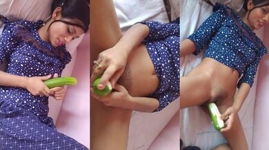 Sexy college girl ne chut me cucumber liya