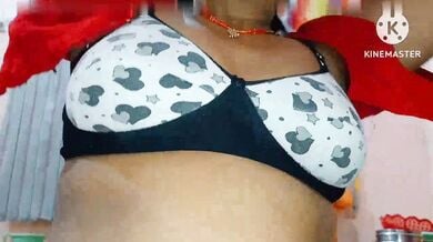Aunty blue film – tel laga ke gaand me le liya