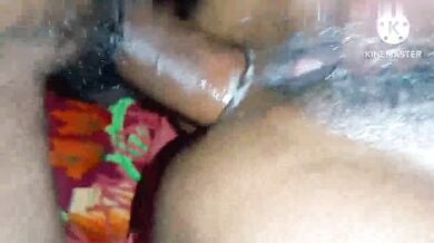 Aunty blue film – tel laga ke gaand me le liya