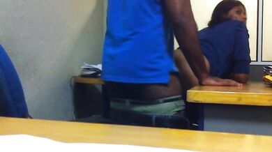 Office ki bhabhi ki kali bur ki chudai video