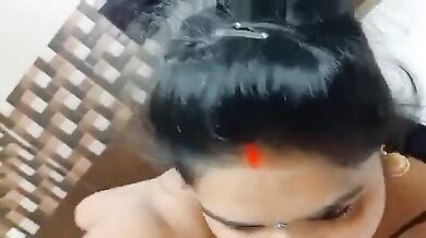 Real Indian wife ka hot blowjob honeymoon video me