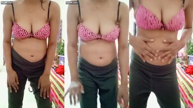 Sexy college teen ne gaand hila ke dance kiya bra me