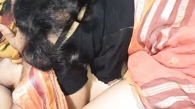Sexy boobs wali aunty ki desi chudai clip