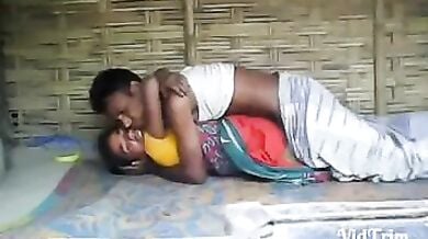 Dihadi majdur bhabhi ko muhbole bhai ne choda