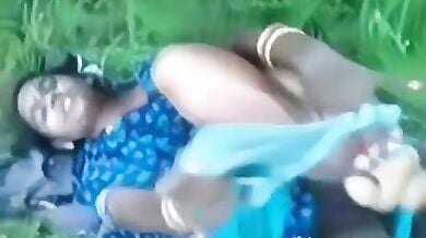 Kale lund se chudwa ke khujli mitai aunty ne