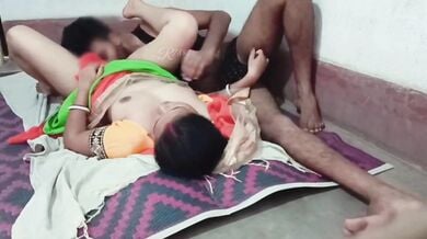 Desi gaand chudai video – Electrician ne saree wali bhabhi ko choda
