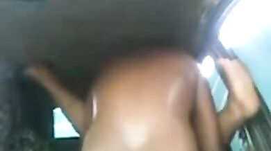 Boss ne sanwali ladki ko car me pel diya