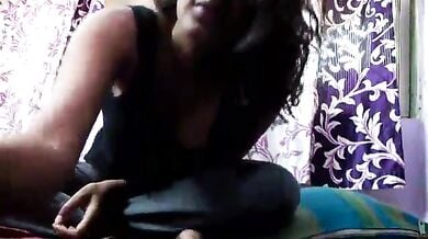 Busty Mumbai girl hot boobs chut selfie