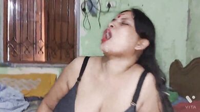 Badi bua ka hot blowjob muh me cumshot ke sath