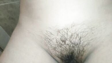 Sexy muslim ladki ke bade boobs aur hairy chut