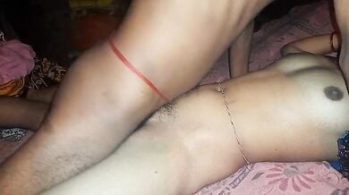 Railway quarters me gateman ki biwi ne bada lund liya