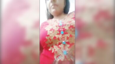 Gori bhabhi ki gulabi chut ka sexy video call
