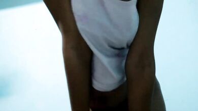 Desi maal ananya ne saree khol chut dikhai