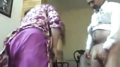 Pakistani aunty ki chudai kar di army ke doctor ne