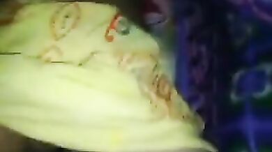 Gaanw ki aunty ki chut fucking chaddar ke andar