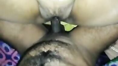 Gaanw ki aunty ki chut fucking chaddar ke andar