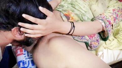 Hot bhabhi ki chut chat ke khush kiya